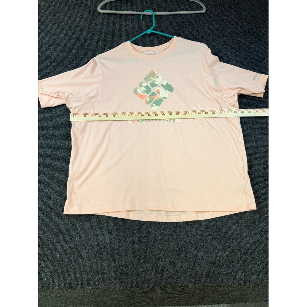 Columbia Light Peach with Camo Graphic Short-Sleeve Tee Women X Large